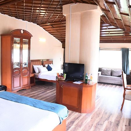 Hotel Skylark Найнітал Екстер'єр фото