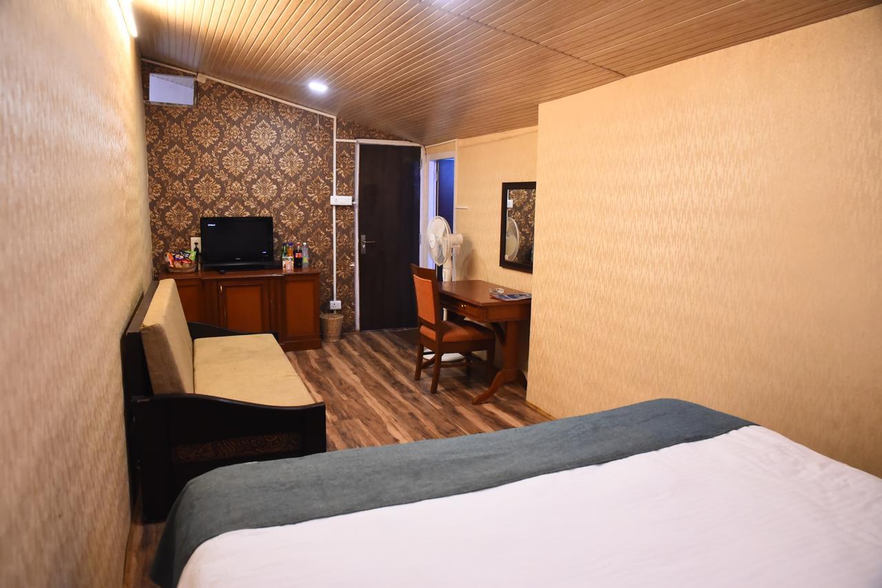 Hotel Skylark Найнітал Екстер'єр фото